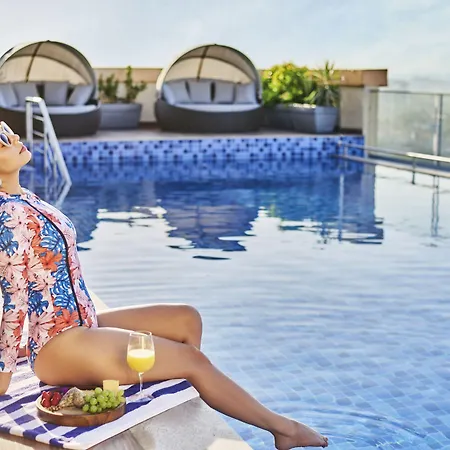 Novotel International Airport 5*