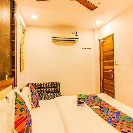 Hotel Satellite 3*