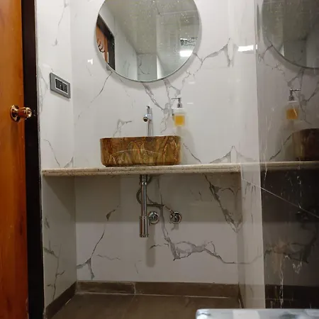 Airport Annex Hotel