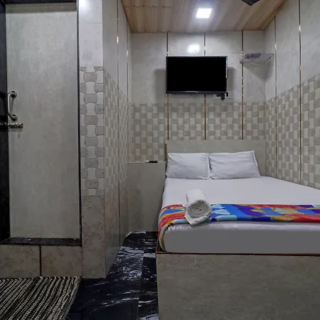 Hotel Oyo 72150 Capital 3*