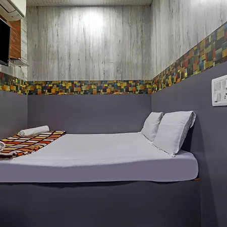 Hotel Oyo 72150 Capital 3*