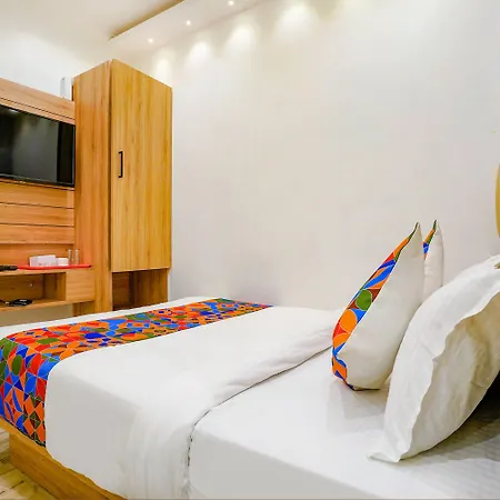 Fabexpress New Deepak - Nr & Csmt Station Hotel 2*