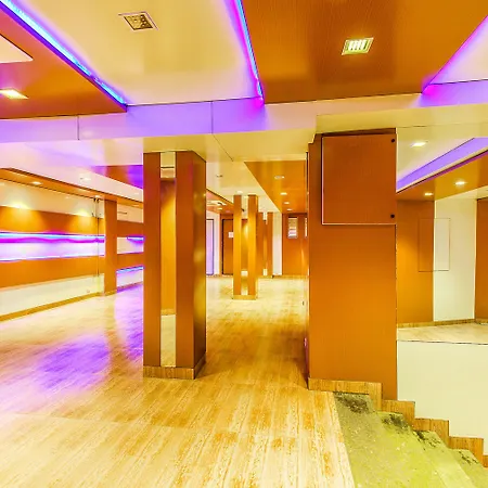 Fabhotel Sahar Garden - Nr International Airport Hotel