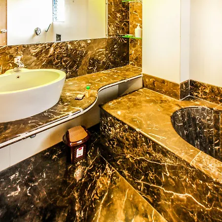 Fabhotel Sahar Garden - Nr International Airport Hotel