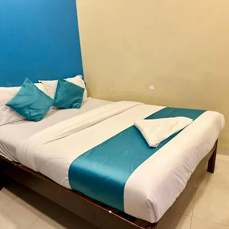 Hotel Metro Plaza Near Barc