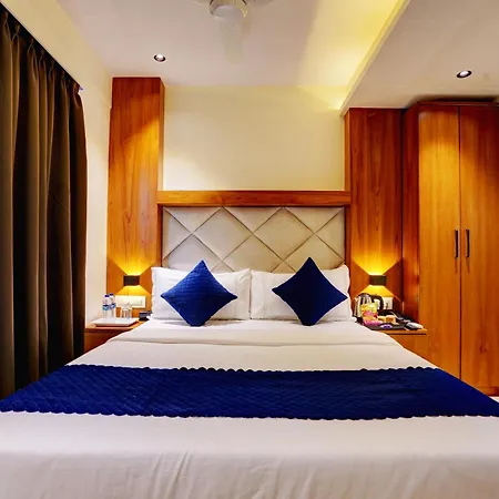Isra Comfort Hotel 3*