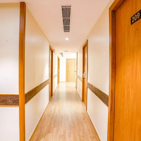 Hotel Fabhotel Azure - Nr. International Airport