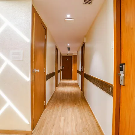 Fabhotel Azure - Nr. International Airport