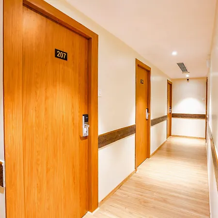 Hotel Fabhotel Azure - Nr. International Airport