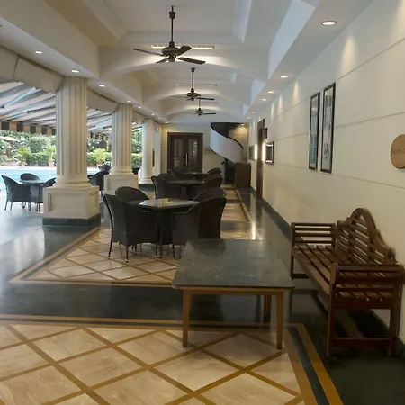 Hotel The Classique Club