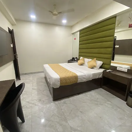 The B Town Hotel