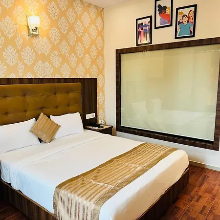 Hotel Bkc Mannat 3*