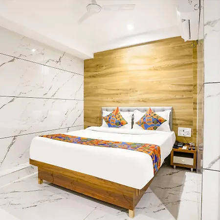 Hotel Fabhotel Shubham 3*