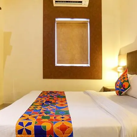 Via West - Nr International Airport 3* Mumbai