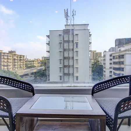 Hotel Aura - Near Malad Link Road 3*