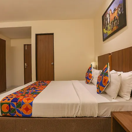 Hotel Fabhotel Royal International - Nr International Airport