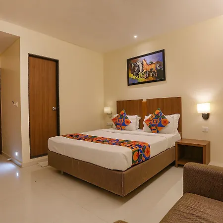 Hotel Fabhotel Royal International - Nr International Airport