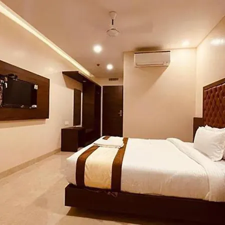 Fabhotel Vertigo 3*