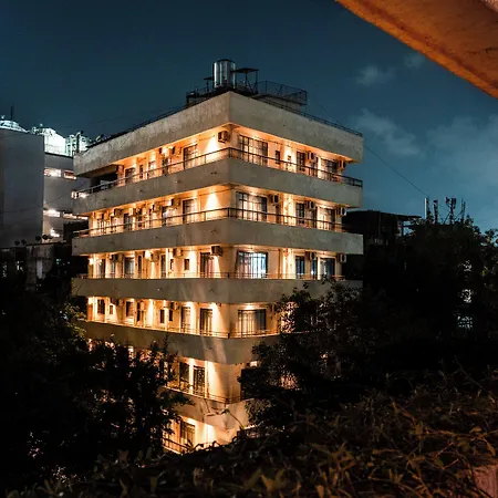 Arnna-Nesco Goregaon Hotel 4*