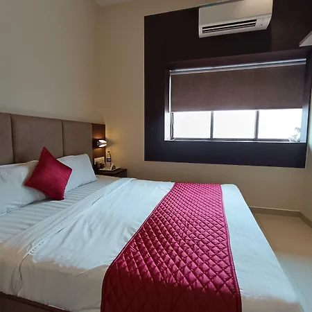 Hotel West 3*