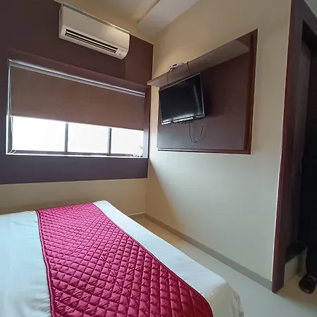 Hotel West 3*