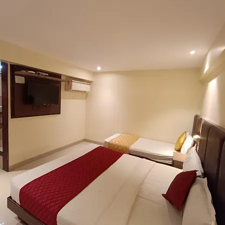 Hotel West