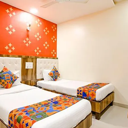 Hotel Fabexpress Sarah Gold - Nr Nesco Exhibition Center 3*