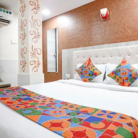 Fabexpress Sarah Gold - Nr Nesco Exhibition Center 3* Mumbai