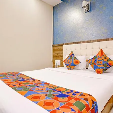 Fabexpress Sarah Gold - Nr Nesco Exhibition Center Hotel 3*