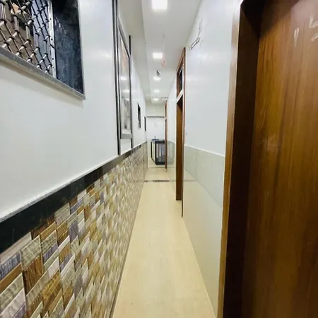 O Radha Palace Hotel 3*