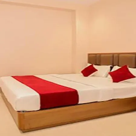 Hotel Ascent Star - Near International Airport 3*