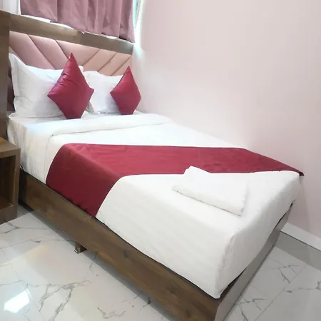 Classy Comfort Near Exhibition Centre Nesco 2* Mumbai