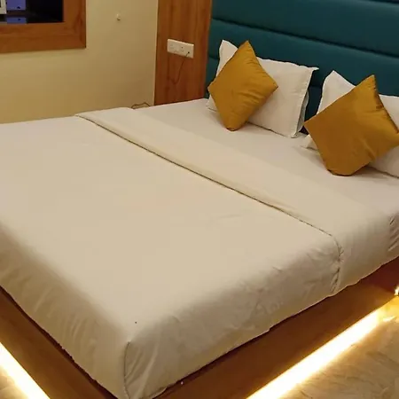 New National Hotel 3*