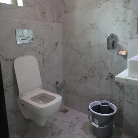 Hotel Classy Comfort Near Exhibition Centre Nesco 2*