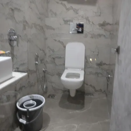 Hotel Classy Comfort Near Exhibition Centre Nesco 2*
