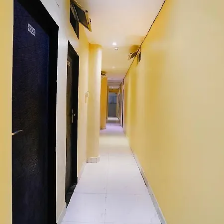 Colaba Janta 4*