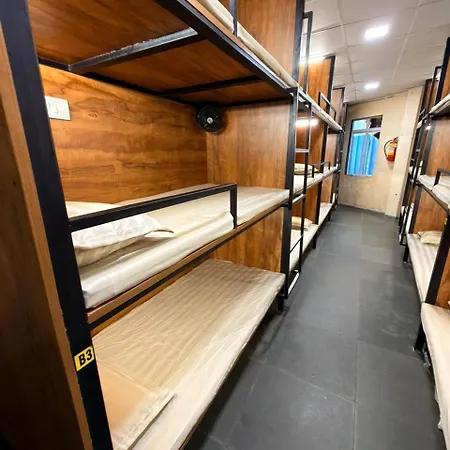 Hans Hostel *