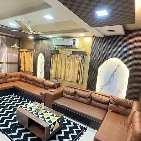 Villa Lavish Row House Near Us Consulate Bkc & Nmacc & Jio World Center Mumbai