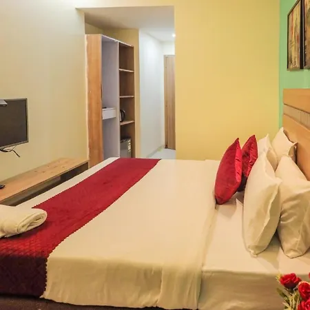 Akasa Residency Near T-2 International Airport Bed & Breakfast