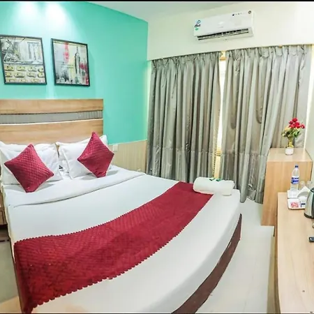 Bed & Breakfast Akasa Residency Near T-2 International Airport