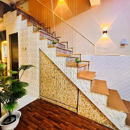 Lavish Row House Near Us Consulate Bkc & Nmacc & Jio World Center Mumbai
