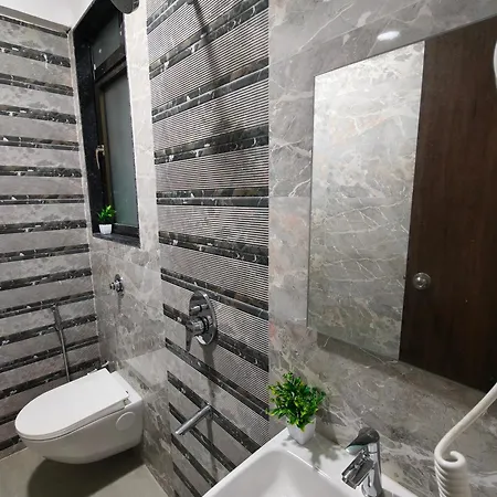 Iuc 301 Private 1bhk 3 Min Nesco Nirlon *
