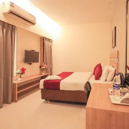 Akasa International Near T-2 International Airport 3*