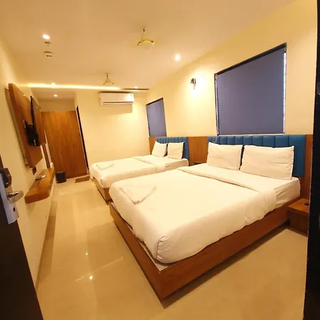 Lancaster Hotel 3*