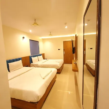 Lancaster Hotel