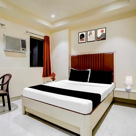 Townhouse Ulhasnagar Railway Station 3*