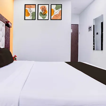 Townhouse Asalpha Near International Airport Hotel 3*