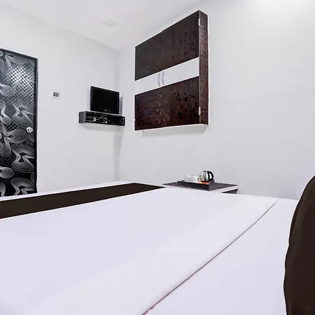 Townhouse Asalpha Near International Airport 3*