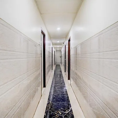 Hotel Townhouse Ulhasnagar Railway Station 3*
