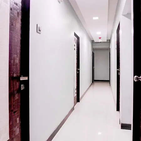 Townhouse Asalpha Near International Airport 3*
